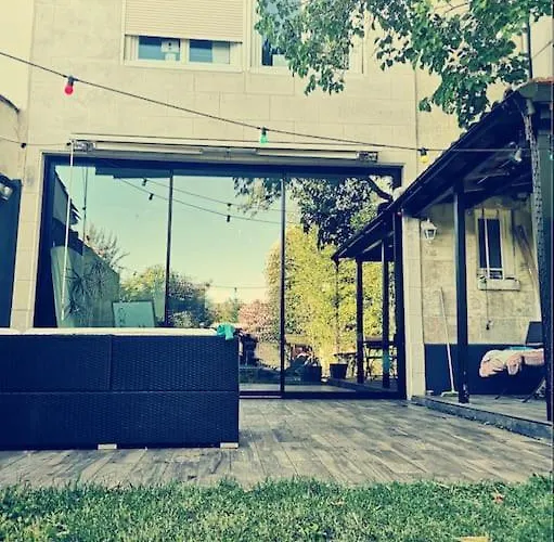 Echoppe Bordelaise Avec Jardin Et Piscine Villa Bègles